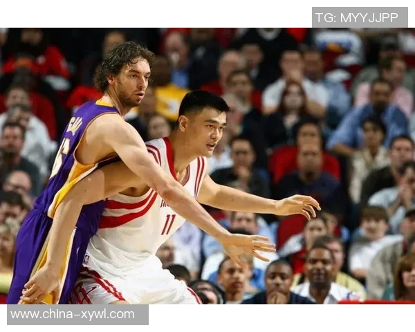 姚明在NBA的辉煌历程与五十个传奇瞬间的回顾与分析 姚明在NBA的辉煌历程与五十个传奇瞬间的回顾与分析