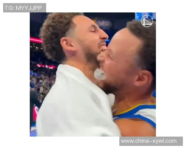 汤普森康复训练引发热议,网友纷纷点赞祝福 汤普森康复训练引发热议,网友纷纷点赞祝福